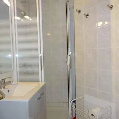 Location T2 A 50m De La Avec Parking Securise - Fr-1-782-4